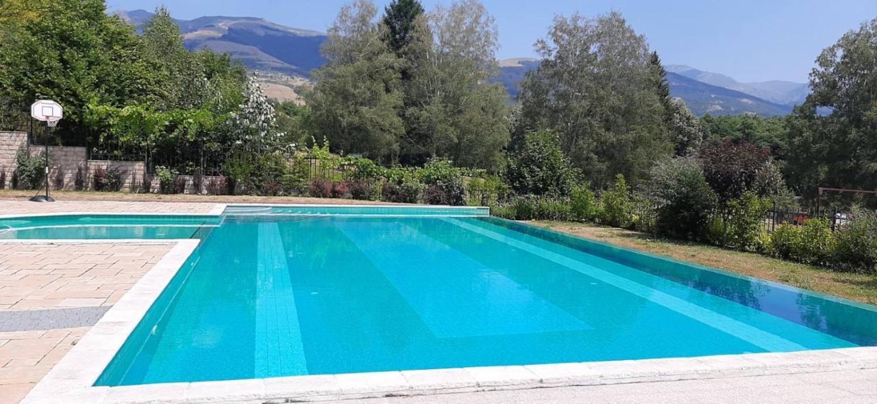 Villa Комплекс Омайник Kalofer Esterno foto