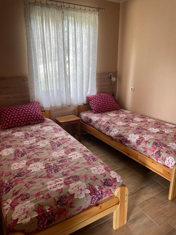 Villa Комплекс Омайник Kalofer Esterno foto