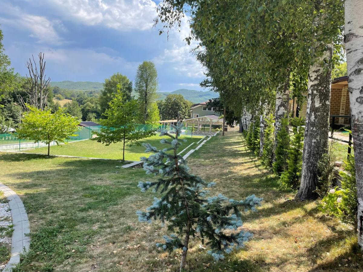 Villa Комплекс Омайник Kalofer Esterno foto